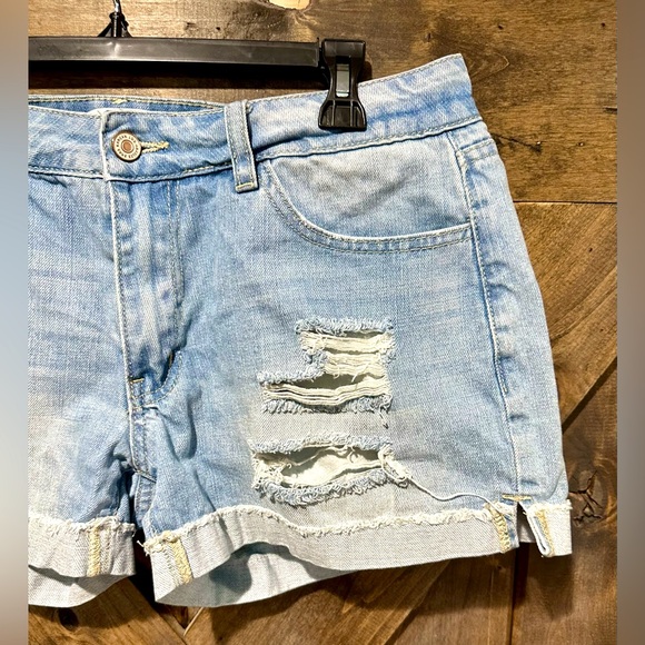 EUC Like New KanCan Light Wash Cuffed Denim Shorts - Picture 11 of 14
